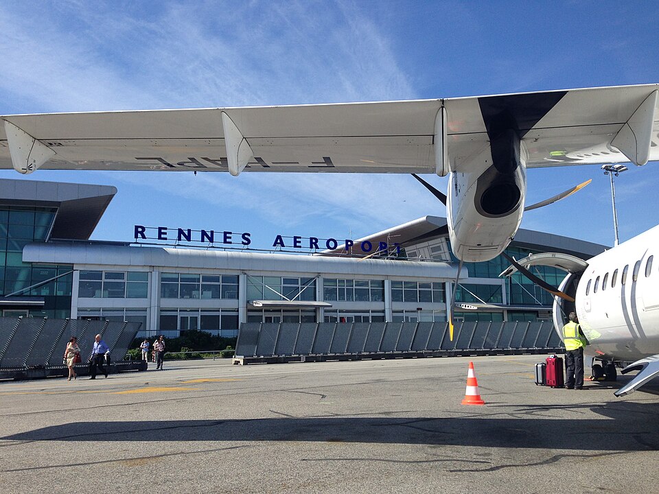 Aéroport de Rennes–Saint-Jacques pour préparer votre arrivée en taxi