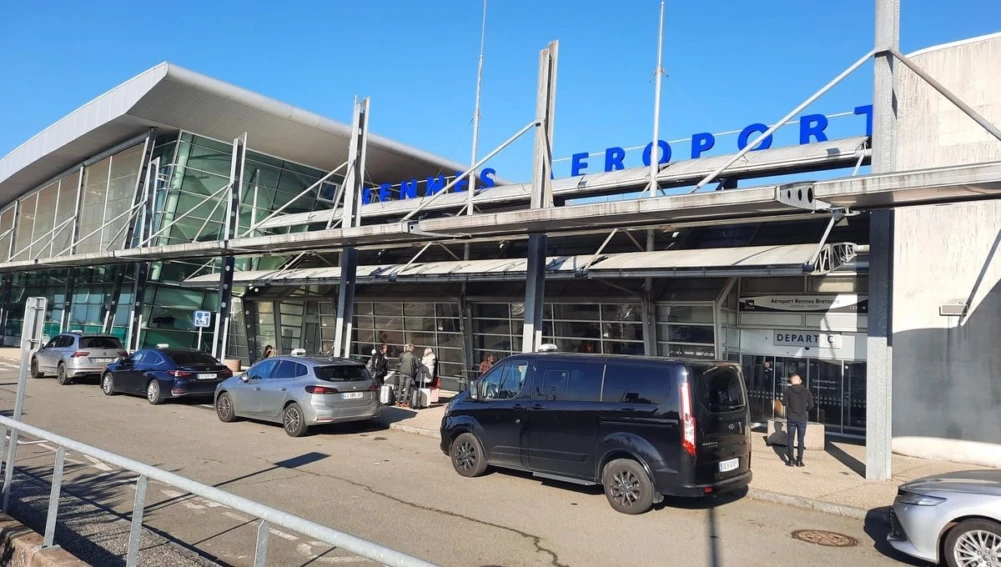 Terminal de l’aéroport de Rennes–Saint-Jacques, départ des transferts GET’N GO